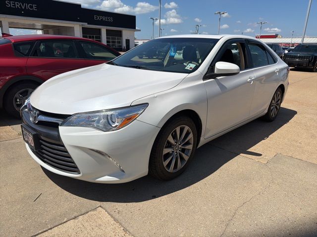 White 2015 Toyota Camry XLE Sedan Front-Wheel Drive 6-Speed Automatic