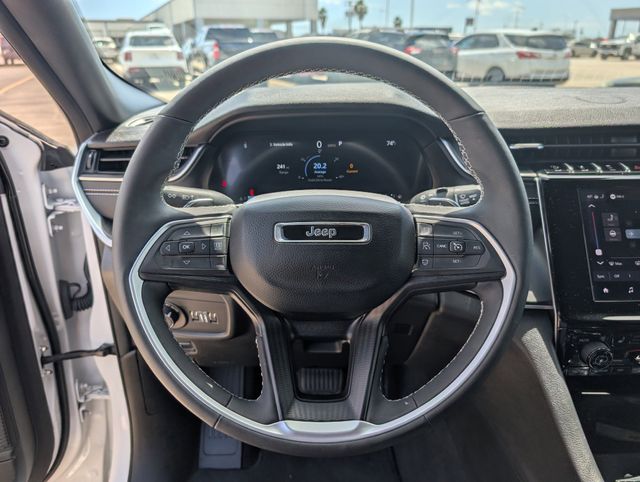 Used 2024 White Jeep Altitude image 15