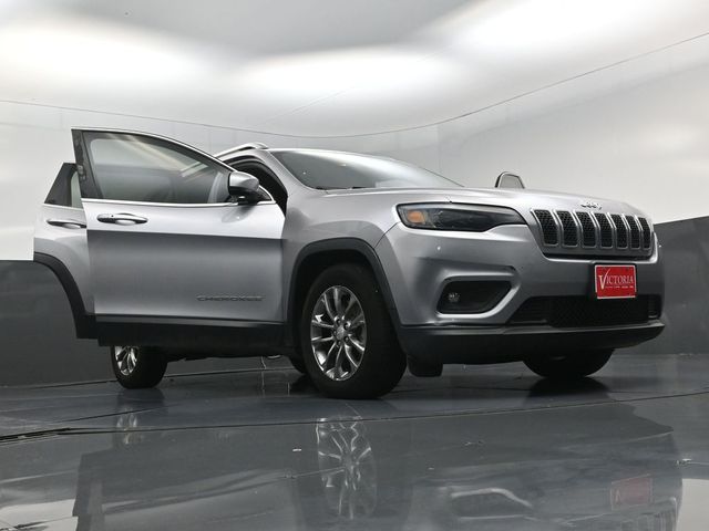 2019 Jeep Cherokee Latitude Plus Silver at Texan Dodge Chrysler Jeep Ram