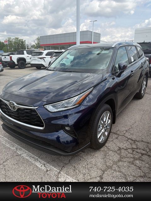 Gray 2026 Toyota Highlander Limited AWD SUV / Crossover All-Wheel Drive 8-Speed Automatic