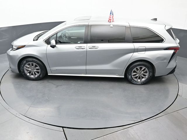 2021 Toyota Sienna XLE 46