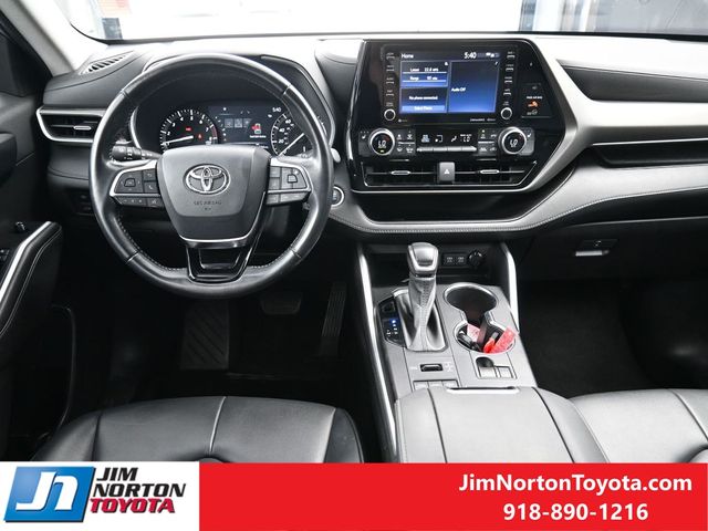 2021 Toyota Highlander XLE 16