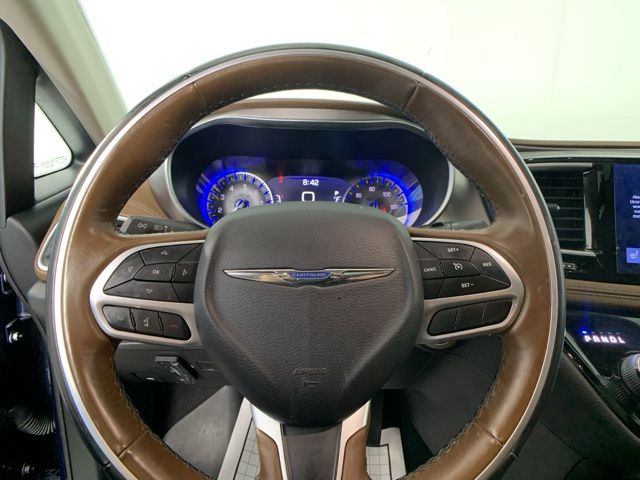 2017 Chrysler Pacifica Limited 14