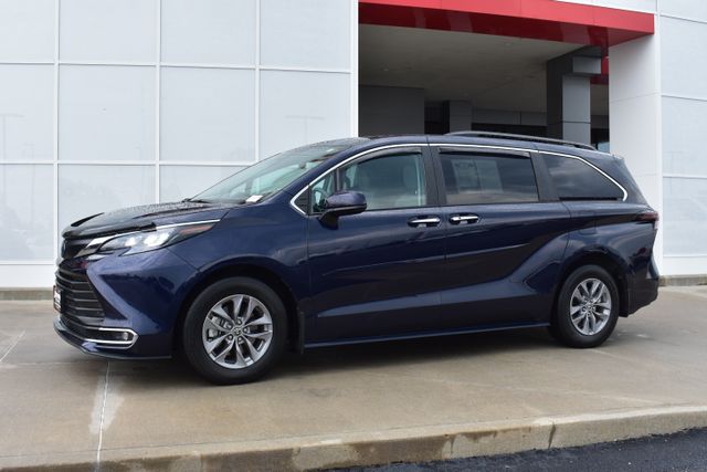 Used 2024 Toyota Sienna Van