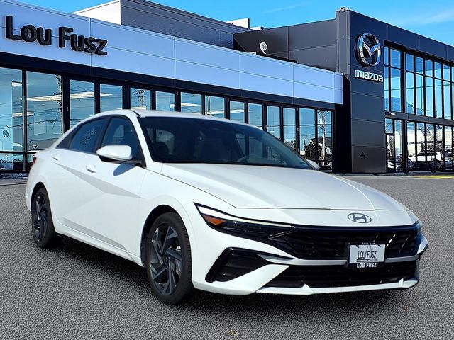 Serenity White 2025 Hyundai Elantra Sedan Front-Wheel Drive Continuously Variable Transmission