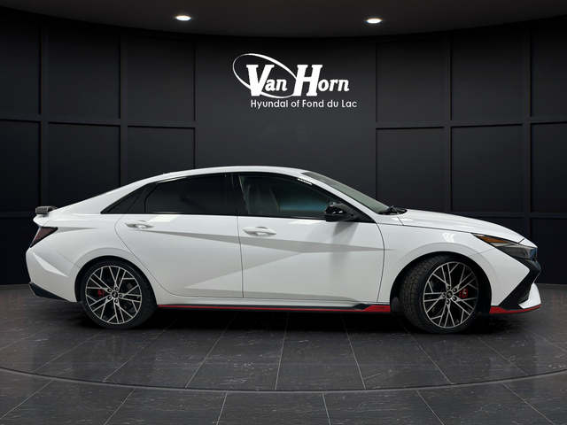 Used 2022 Ceramic White Hyundai Base image 7