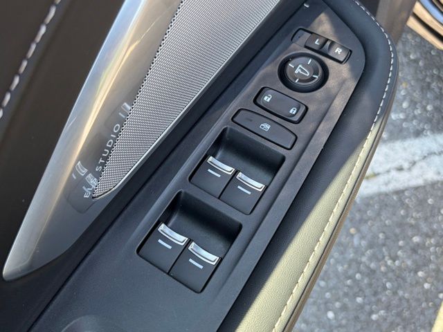used 2025 Acura RDX car, priced at $42,999