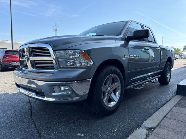 2012 RAM 1500 Gris (Mineral Gray Metallic) Camioneta Todo terreno 6 velocidades Automática