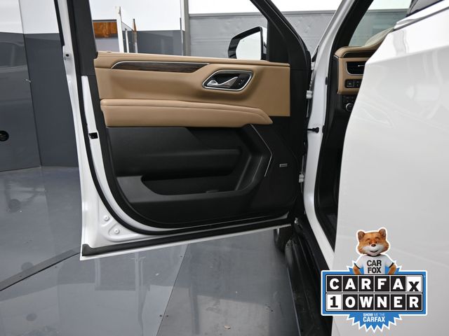 2024 Chevrolet Suburban Premier photo