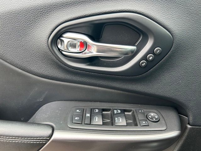 2019 Granite Crystal Metallic Clearcoat Jeep Cherokee Limited 4X4 SUV