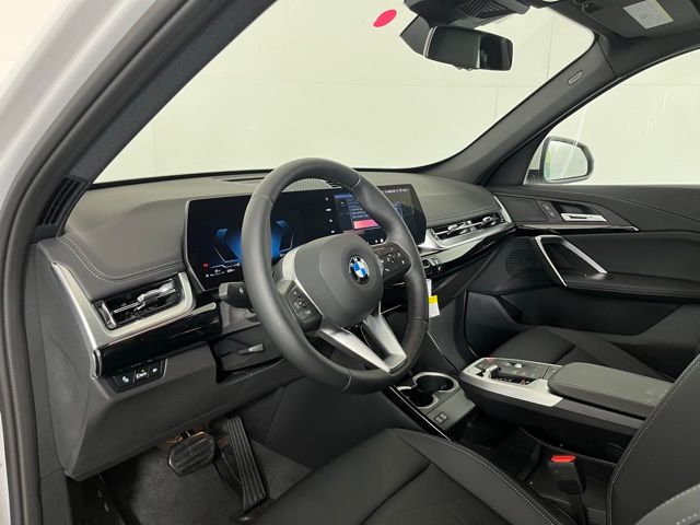 Used 2026 White BMW xDrive28i image 9