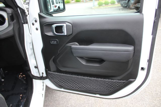 Used 2024 White Jeep Sport S image 31