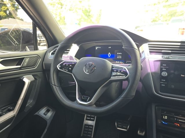 2022 Volkswagen Tiguan 2.0T SE R-Line Black:169404A