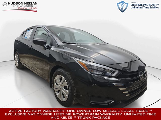 Super Black Metallic 2025 Nissan Versa Sedan Front-Wheel Drive Continuously Variable Transmission