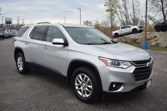 Silver Ice Metallic 2018 Chevrolet Traverse LT Cloth AWD SUV / Crossover Four-Wheel Drive 9-Speed Automatic