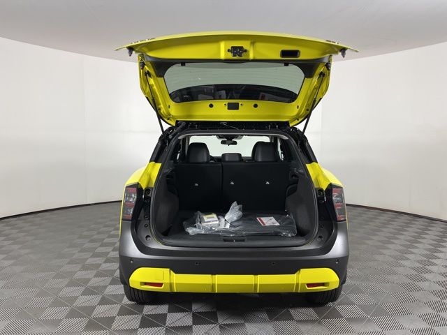 2025 Yuzu Yellow Metallic/Super Black Nissan Kicks SR FWD SUV