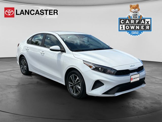 Snow White Pearl 2024 Kia Forte Sedan Front-Wheel Drive Continuously Variable Transmission