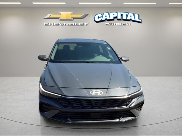 Used 2025 Gray Hyundai SEL Convenience image 8