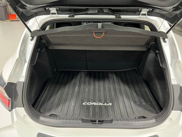 2021 Toyota Corolla Hatchback SE photo