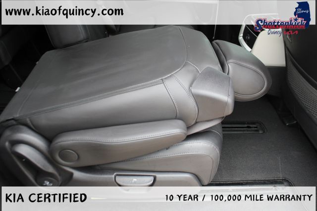 Used 2024 Kia Carnival Van