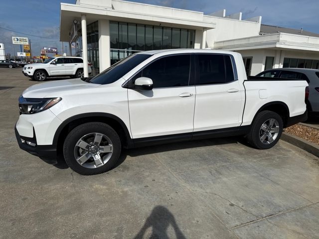 Platinum White Pearl 2025 Honda Ridgeline RTL AWD Pickup Truck All-Wheel Drive 9-Speed Automatic