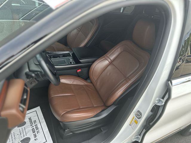 Used 2023 White Lincoln Reserve image 12