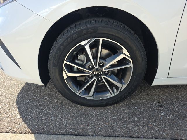 2023 Kia Forte LXS - Snow White Pearl exterior view 10
