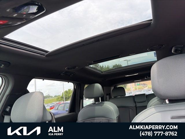 New 2027 Glacial White Pearl Kia X-LINE SX image 19