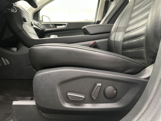 Used 2020 White Ford SEL image 17