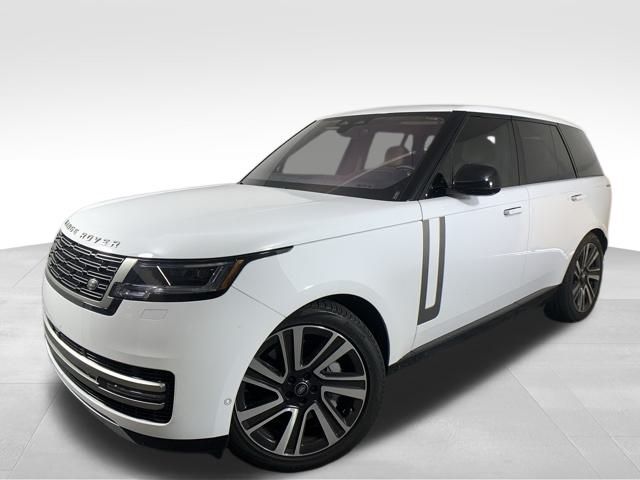 2023 Land Rover Range Rover SE 2