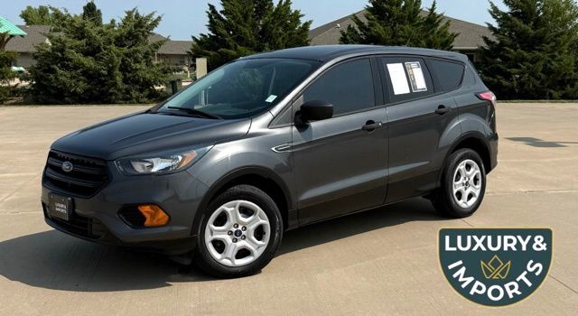 2018 Ford Escape Gris (Magnetic) SUV/Crossover Tracción delantera 6 velocidades Automática