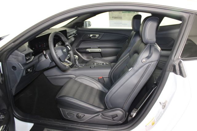 2025 Ford Mustang EcoBoost Premium photo