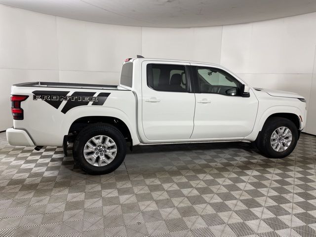 2022 Nissan Frontier SV 12