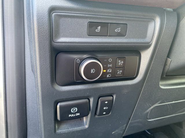 2023 Ford Expedition Max Limited photo