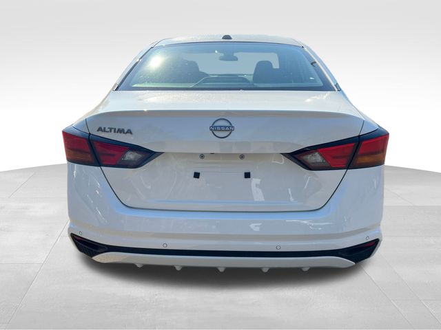 2025 Glacier White Nissan Altima 2.5 S FWD Sedan
