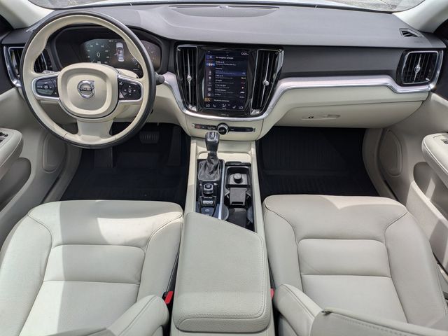 Used 2020 Volvo S60 T5 Momentum 4D Sedan