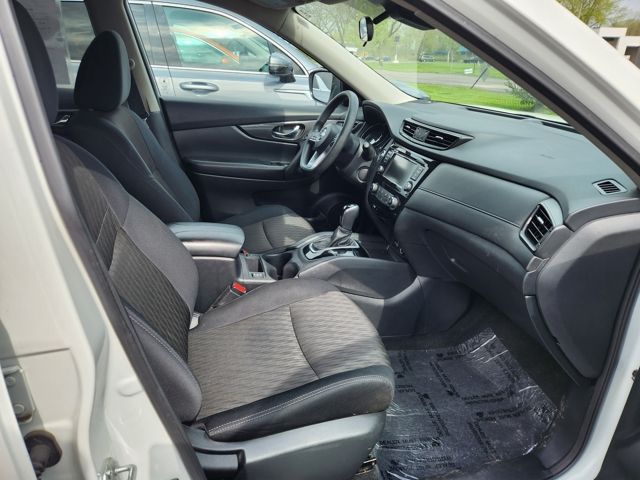 2019 Nissan Rogue SV - Pearl White Tricoat exterior view 8