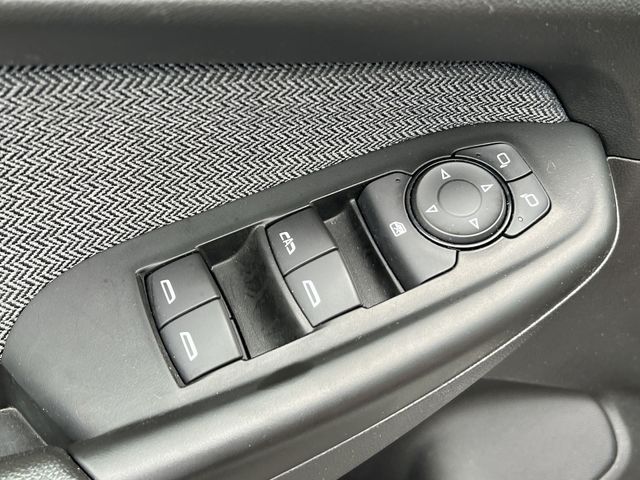 Used 2025 White Chevrolet LT image 33