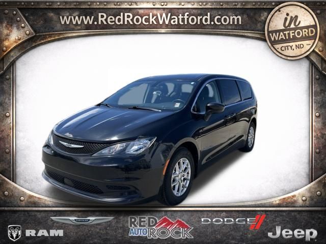 Brilliant Black Crystal Pearlcoat 2022 Chrysler Voyager Minivan Front-Wheel Drive 9-Speed Automatic