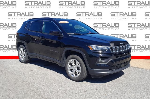 Diamond Black Crystal Pearlcoat 2024 Jeep Compass Latitude 4WD SUV / Crossover Four-Wheel Drive 8-Speed Automatic