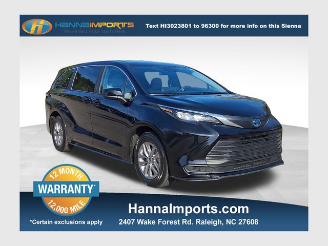 Midnight Black Metallic 2025 Toyota Sienna LE 8-Passenger FWD Minivan Front-Wheel Drive Continuously Variable Transmission