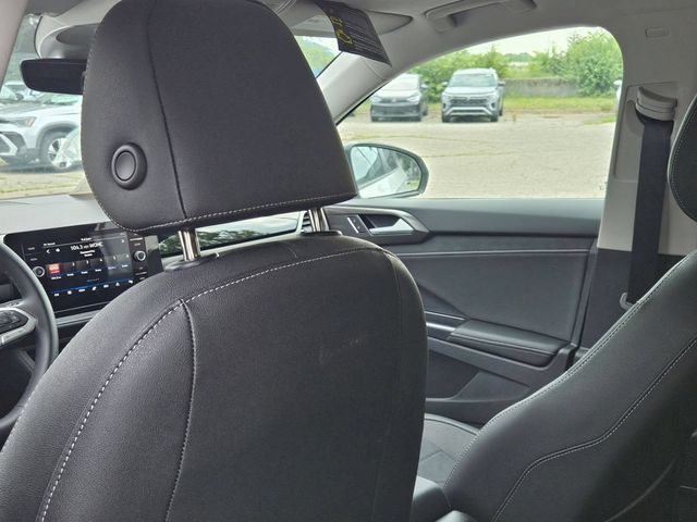 2025 Volkswagen Taos SE Black - Photo 23