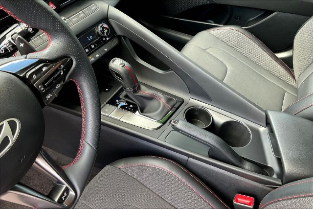 Used 2024 Hyundai Elantra Sedan