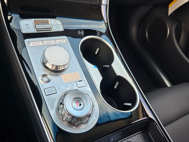 2027 Genesis Gv70