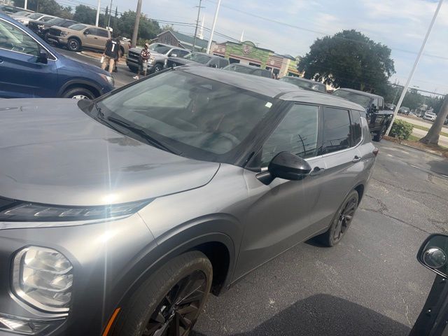 2022 Mitsubishi Outlander Black Edition 5