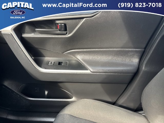 Used 2025 Ice Toyota LE image 28