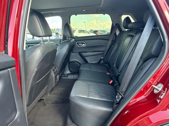 2025 Nissan Rogue Platinum:C02794
