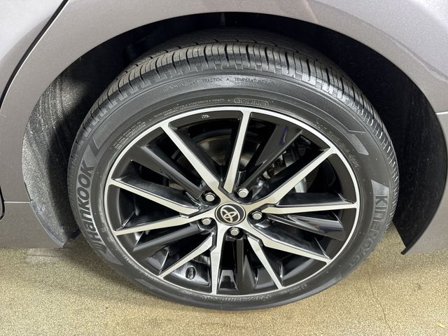 2021 Toyota Camry Hybrid SE photo