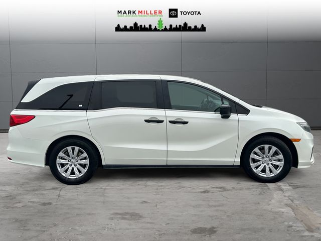View vehicle photo 6