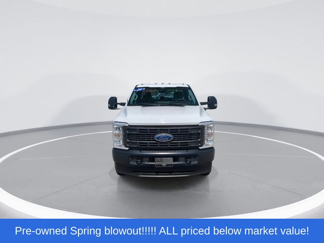 Used 2024 White Ford XL image 3